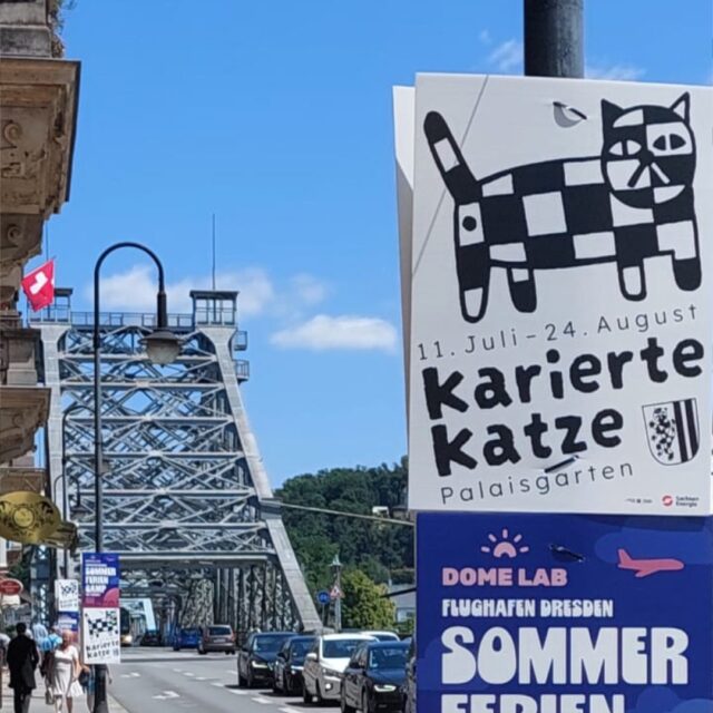 Als non-digitales Highlight aus 2025 blicke ich sehr gern auf das Dresdner Musik- und Kunstfestival @kariertekatze_ zurück 💃🏁🕺. 

Gemeinsam mit meinen Kollegen von https://www.viertel4.de/ habe ich neben dem UX Design 💻 für die Website auch diverse Grafiken, Animationen und Werbemittel 🖨️ entwickelt. 

#Flyerdesign #Bannerdesign #UXDesign #Grafik #PreuskerStudio